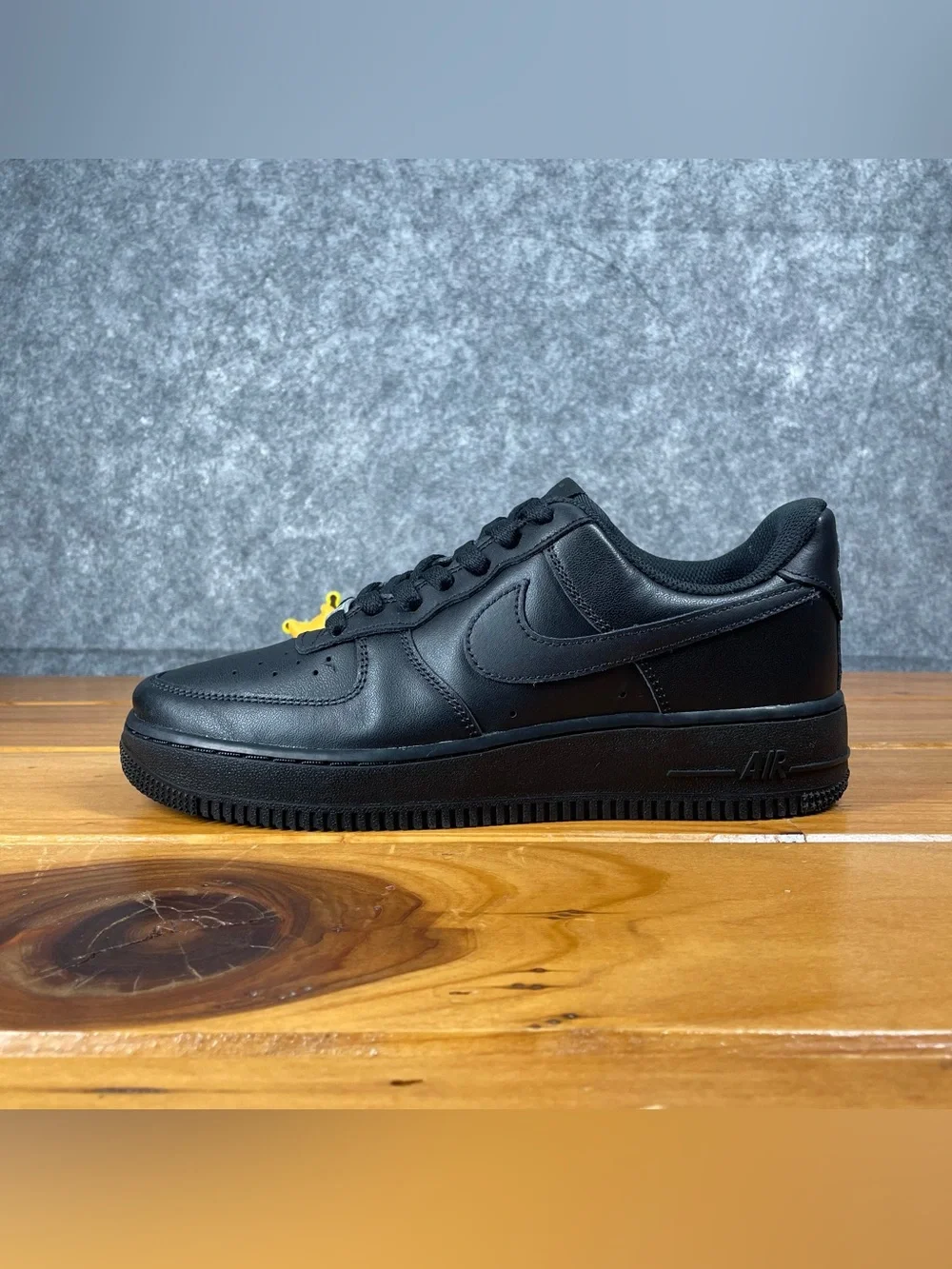 Nike Air Force 1 '07 Womens 8.5 Triple Black AF1 Low Sneakers DD8959-001 READ